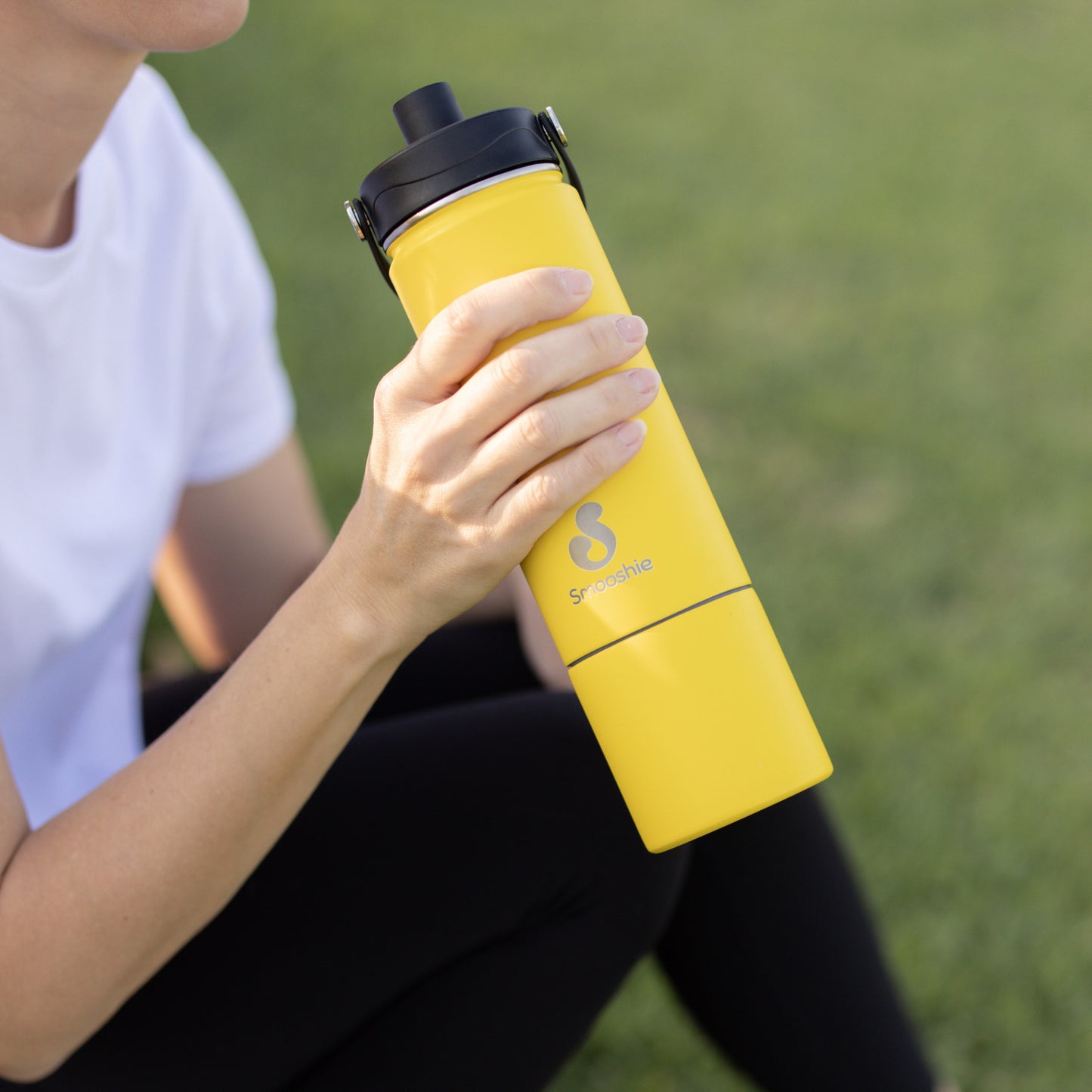 School drink bottle with snack compartment - Kiwi Smooshie Bottle