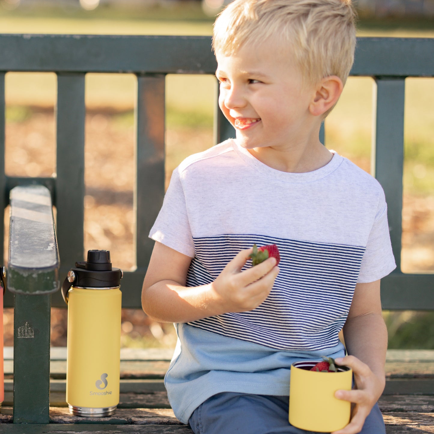 Smooshie water bottle with compartment for fruit